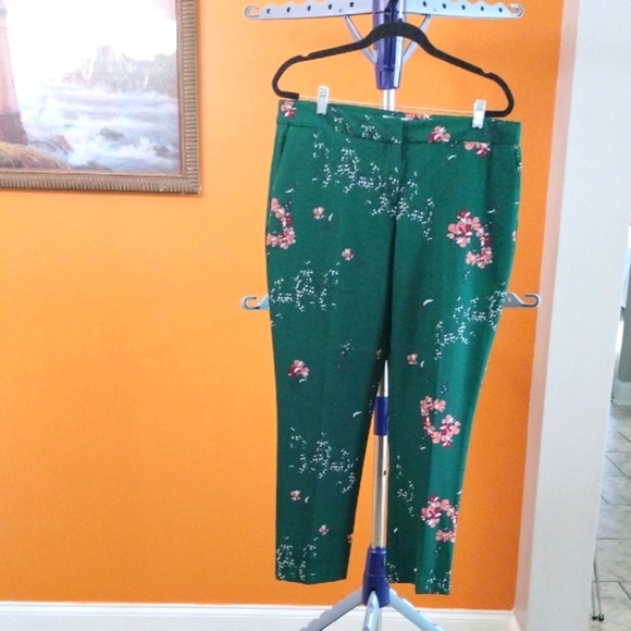 Carolina Belle Emerald Floral Cropped Pants - Picture 1 of 4